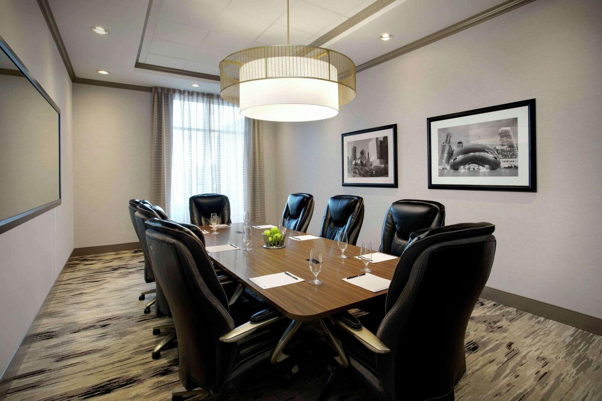 Doubletree By Hilton Chicago Midway Airport, Il Hotell Bedford Park Eksteriør bilde