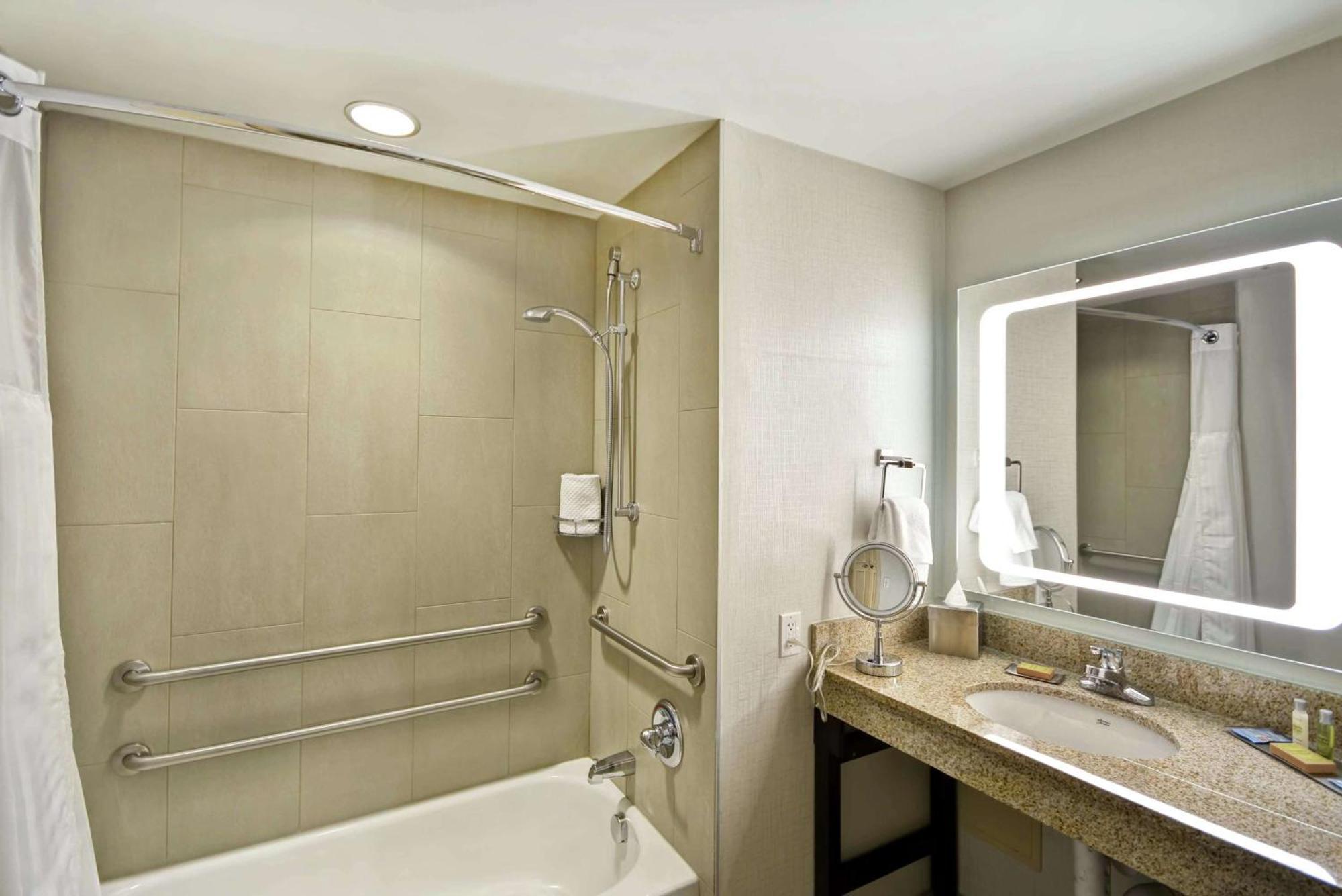 Doubletree By Hilton Chicago Midway Airport, Il Hotell Bedford Park Eksteriør bilde