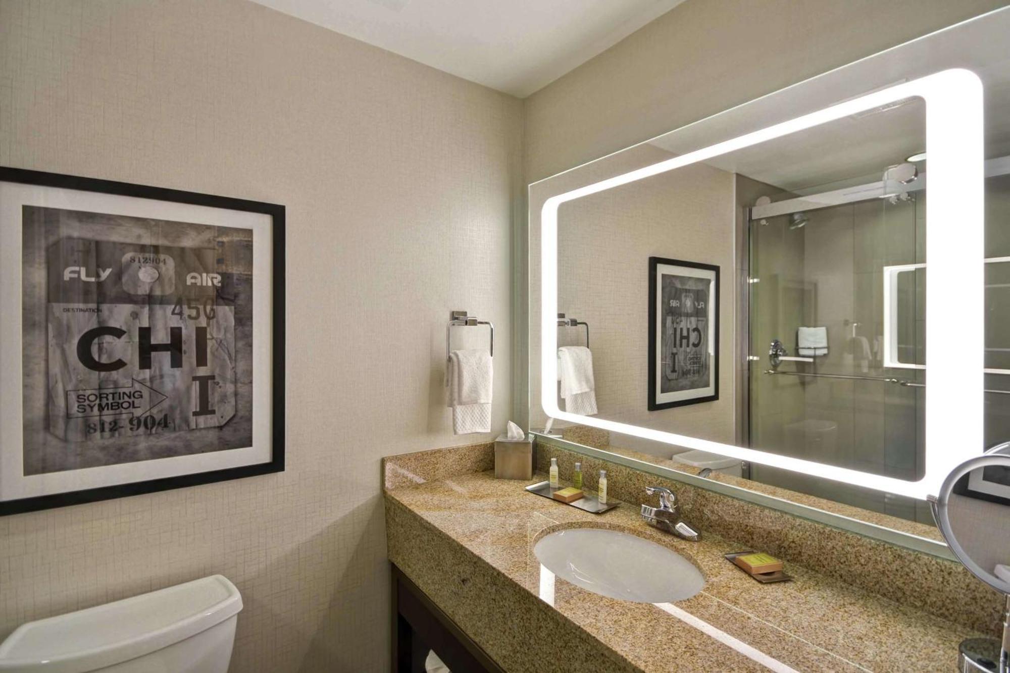 Doubletree By Hilton Chicago Midway Airport, Il Hotell Bedford Park Eksteriør bilde