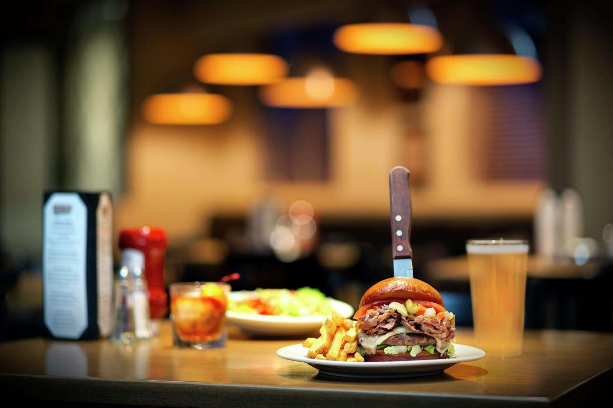Doubletree By Hilton Chicago Midway Airport, Il Hotell Bedford Park Eksteriør bilde